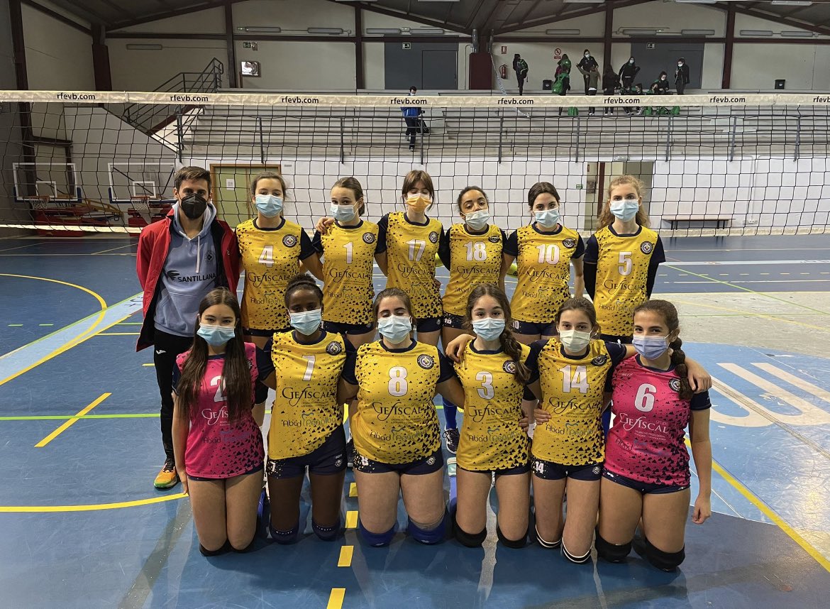 cplicen's tweet photo. Alevines y cadetes volvieron a la competición este fin de semana. #SomosVoleibol #VoleyLicen #LicenSaludable https://t.co/627BkHgdpb