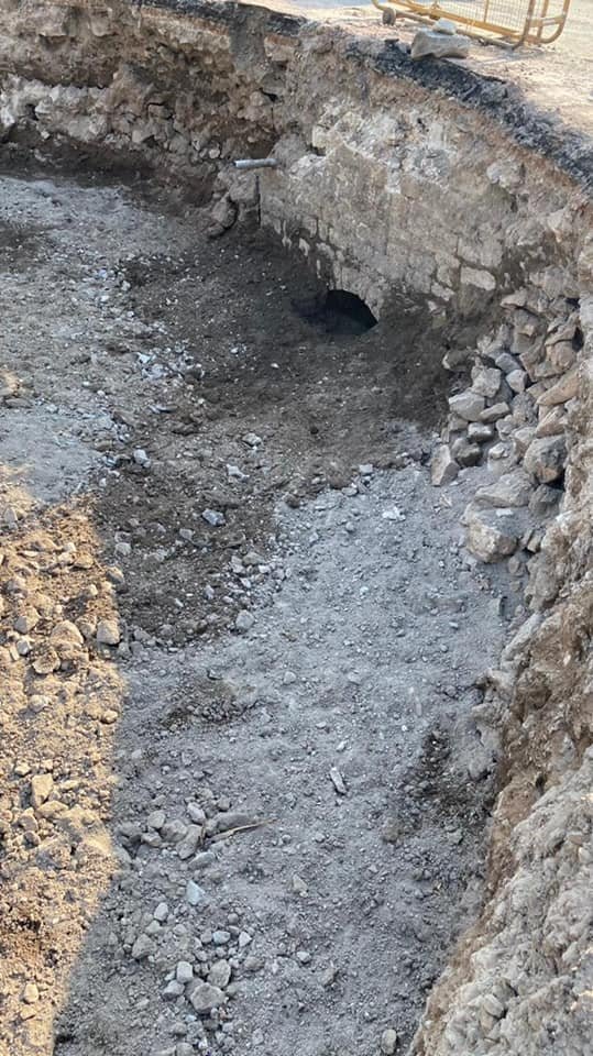 swaraj76's tweet photo. #Archaeology
#AdilShahi period's water way surfaced #Karnataka #Vijayapura #AmbedkarCircle.
@swamin400
@XpressBengaluru 
@AshwiniMS_TNIE  
@naushadbijapur 
@chetanabelagere 
@shashankbijapur 
@bijapurmerijaan 
@ramupatil_TNIE 
@MahiPEN_TNIE 
@Adilshahi1 
@archaeologymag https://t.co/L8cOMvVe2g