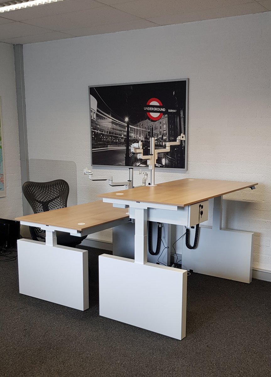 Transvenlo's tweet image. Super blij met de nieuwe ergonomische bureaus van Voortman. Met dank aan van Hilten alles voor Kantoor voor de service! #gezondwerken