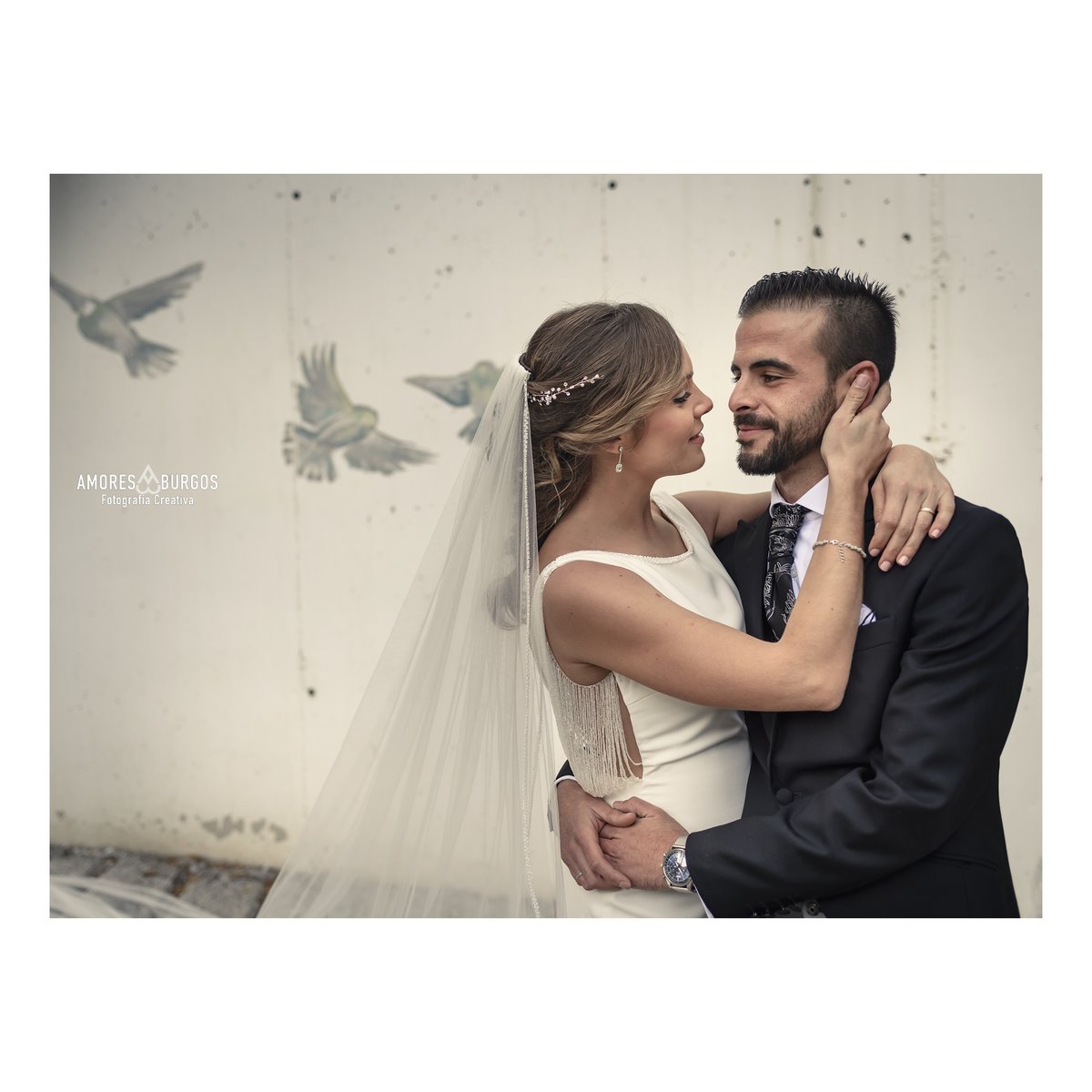 Preparandonos para vivir de nuevo los mejores besos y abrazos.

#fotografodebodas #reportajesdebodas #fotografobodasjaen #boda #love #bodadocumental #amoresburgos #fotografiadeboda #wedding #emociones  #nikond750 #fotografobodaespaña #fotografoubeda #lasparejasdeamores