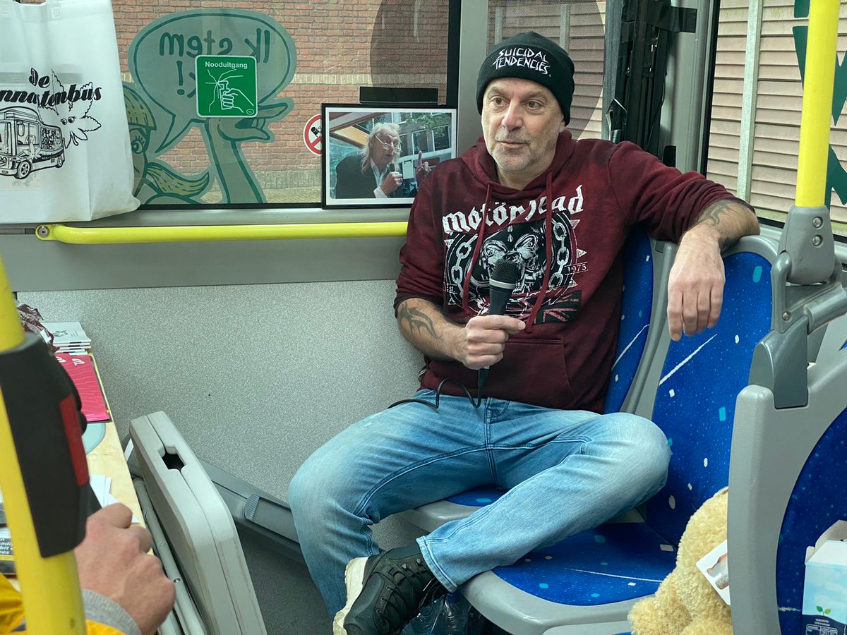 We zijn inmiddels in Haarlem met als eerste gast Joop Mestrom, oprichter en hoofdredacteur van <a href="/rolstoned/">CNNBS.nl</a> en <a href="/Mediwiet_site/">Mediwietsite.nl</a>. Kijk live mee via cannastembus.nl #GeefDePlantJouwStem #Verkiezingen2021