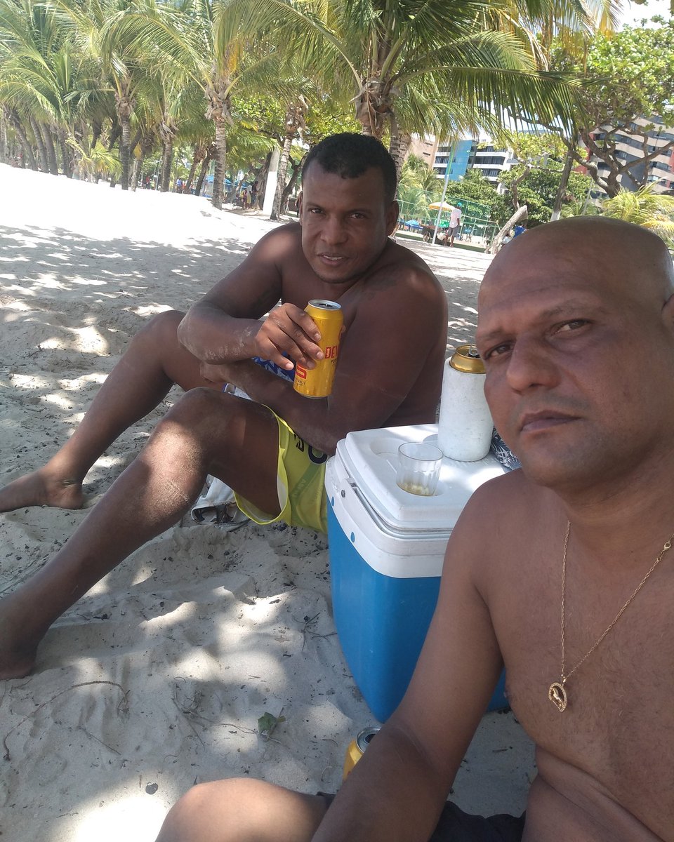 CocaoSamba's tweet image. Domingo diferenciado ao lado dessa fera!!! 
#CocãodoSamba
#NegroPérola
#SambadosAmigos
#SambadaPeriferia
📿📀📸🎙️🎧🥁🥁🥁