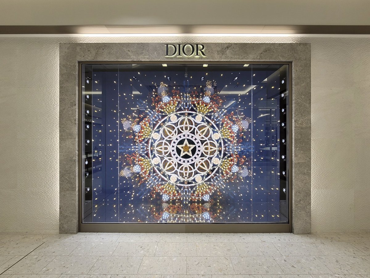 This past Christmas we had the pleasure of putting together this beautiful display for Christian Dior stores all over Toronto and Montreal! We absolutely loved being a part of this project and are so happy with how everything turned out! Aren’t these displays beautiful?