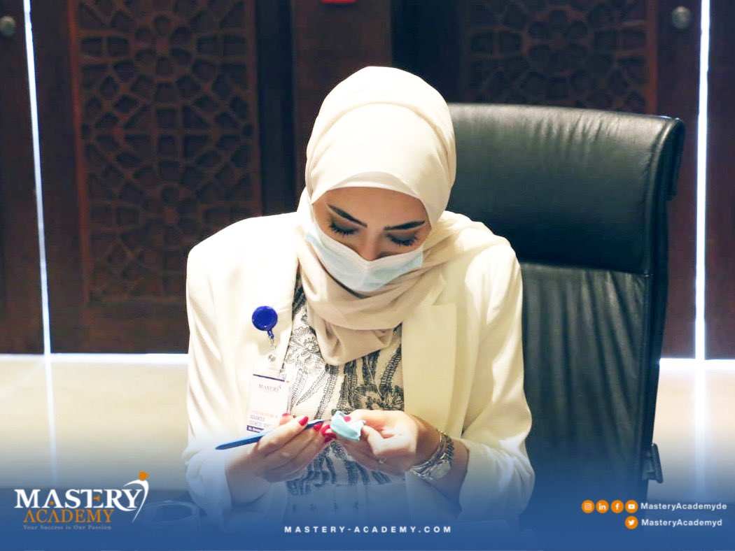 MasteryAcademyD's tweet photo. أطلقت أكاديمية ماستري برنامج التجميل في طب الأسنان الدفعة السابعة عشر والذي سيستمر على مدى خمسة شهور  في مدينة دبي ، متمنية لجميع الأطباء المشاركين التوفيق والفائدة .
#صور توضح اليوم الأول من الجزء الأول من البرنامج والذي يتحدث عن #الڤينير https://t.co/45a07AD2ub