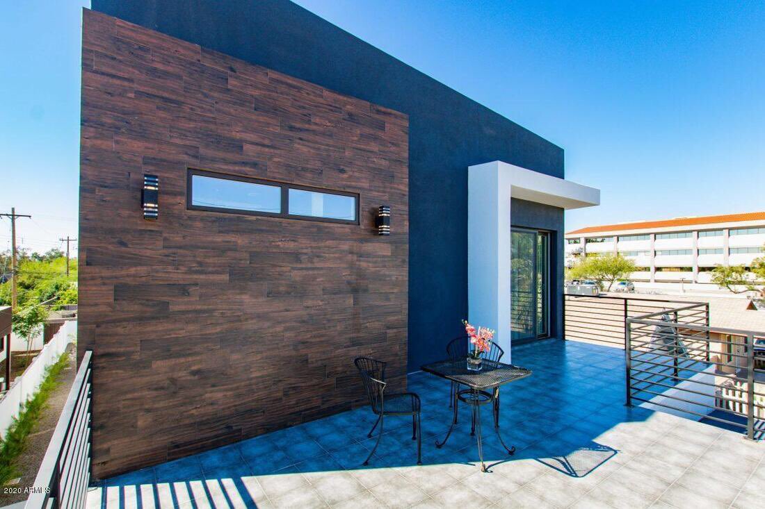 rd_design_team's tweet photo. Shapes. Colors. Materials. #Azarchitecture #design #architecture #architect #phoenix #arizona #myphx #modernphoenix #home #house #Realestate  #arquitetura #arquitectura #renovation #remodel #addition #deserthouse #modernhouse #bathroom #contemporary #modern #dreamhome #openhouses https://t.co/e4e7Bd2QE3