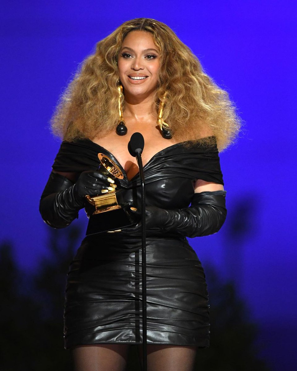 SonyMusicUK's tweet photo. Making #GRAMMYs history

@Beyonce won her 28th award last night, breaking the record for most wins by a female artist ✨ https://t.co/hg7aqDJ9f2