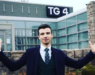TG4TV's tweet photo. Bí linn don aimsir ag 18.57 le @AudreyMcGrath @nualacarey25 @karinabuckley agus fear an tí seo @o_dubhgain ⭐ https://t.co/SqwlA27rqx