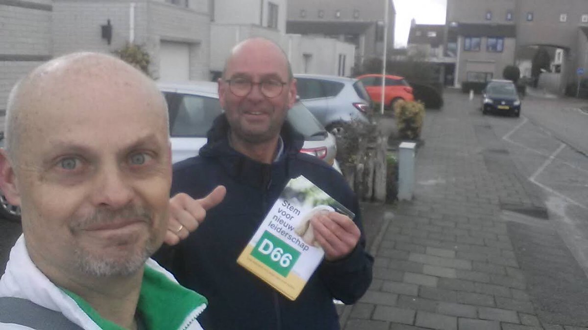 marcvanopstal's tweet photo. Erg leuk geflyerd vandaag, met Pieter Korsmit in Gemeente Goes, en in #Biezelinge Gemeente Kapelle.
Veel enthousiaste reacties, ook mensen die op mij gaan stemmen!
#TeamD66 #TeamKaag #StemD66 #verkiezingen #StemMarc #D66 lijst 4 #44 https://t.co/78qEdfQAm1