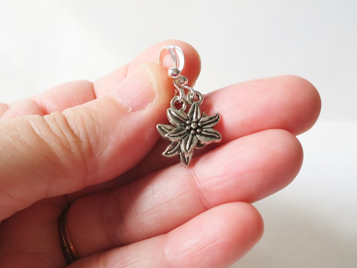 LovesVintage43's tweet image. #freeshipping Tiger Lily Flower Charm Silver Plated Earrings #handmade by me Pierced/Clip 💙 #Amazon #AmazonHandmade #MHHSBD #TheCraftersUK #CraftBizParty #onlinecraft #uksmallbiz #shopsmall #ukcraft #womaninbiz #Flowers #giftidea #Lily  amazon.co.uk/dp/B084Y3VTFV