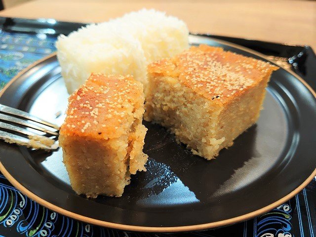 恋しいアジア 伊能すみ子 على تويتر ミャンマー産コーヒー豆専門店 Aung Coffee 東京 新宿区 のコーヒー は心地良い香りでおいしいのはもちろんですが スイーツもいいんですよね バナナケーキの密度の濃いしっとり感が東南アジアっぽくていいなと