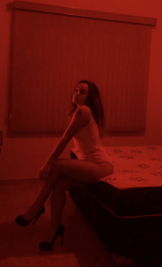 luzpaulitcha's tweet photo. Já q eu n criei coragem pra postar no insta então 🤡🔥 https://t.co/NsZ5ewvegp