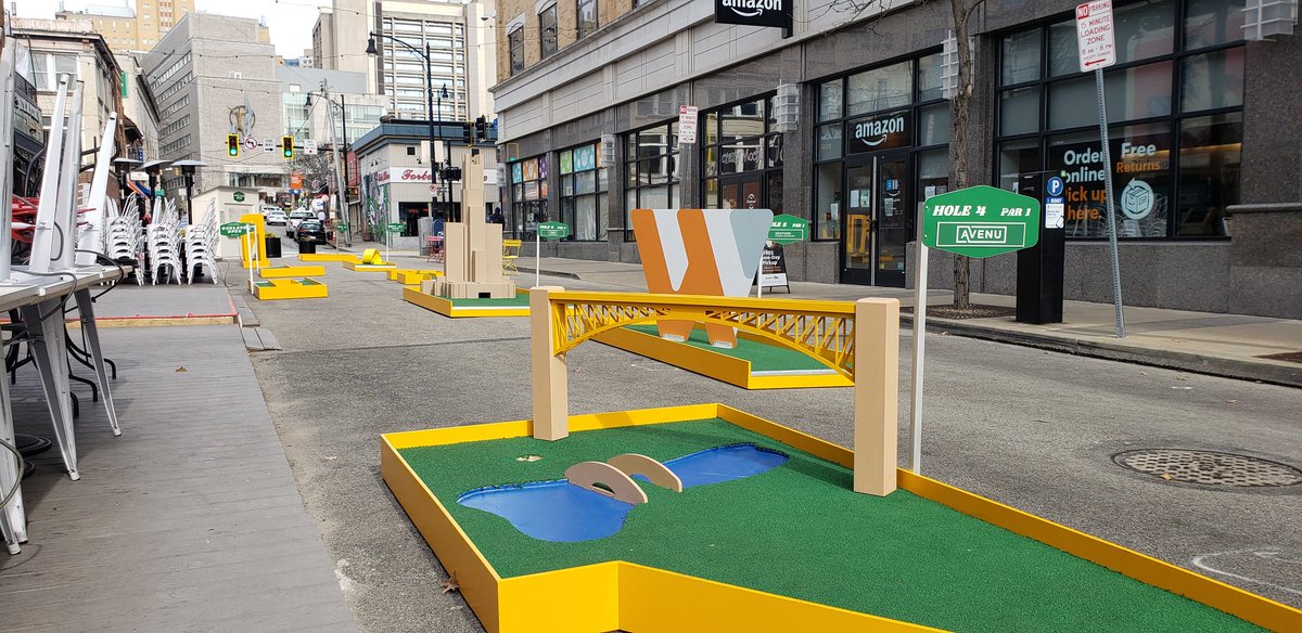 Spring is upon us here in Oakland. The sun is out and you can hang out and play mini golf.
Happy Monday from all of us at Pitt.