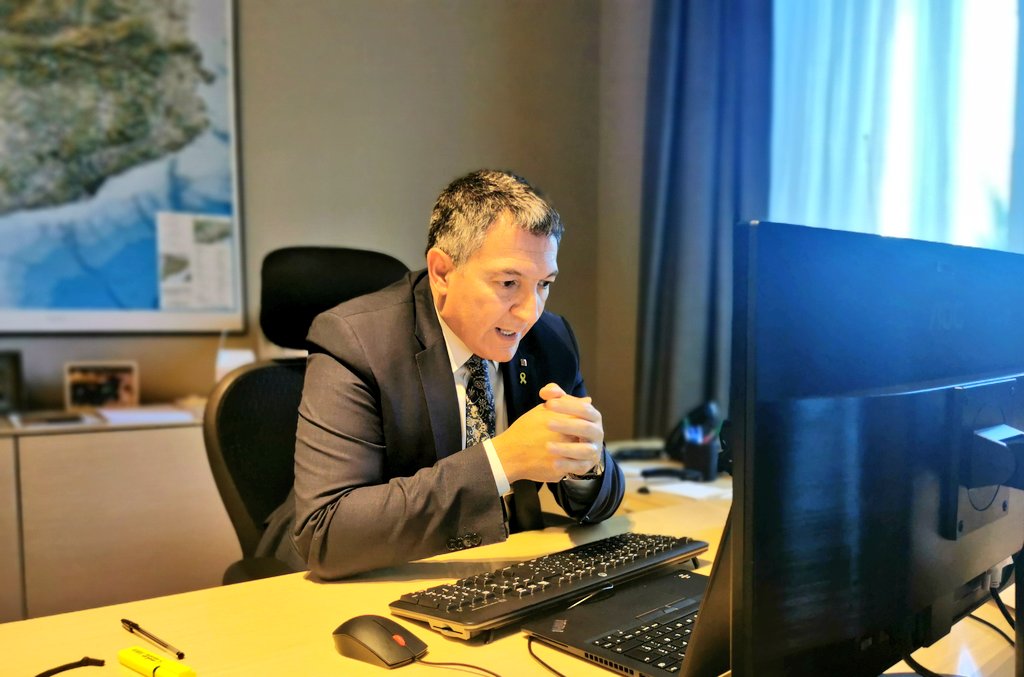 interiorcat's tweet photo. 💬 conseller @miquel_samper: "Des d'#Interiorcat estem plenament compromesos en adoptar totes aquelles millores que serveixin per enfortir el nostre model d'ordre públic i policial. I en fer un exercici de transparència"
@sindicdegreuges https://t.co/2rZj86jDvu