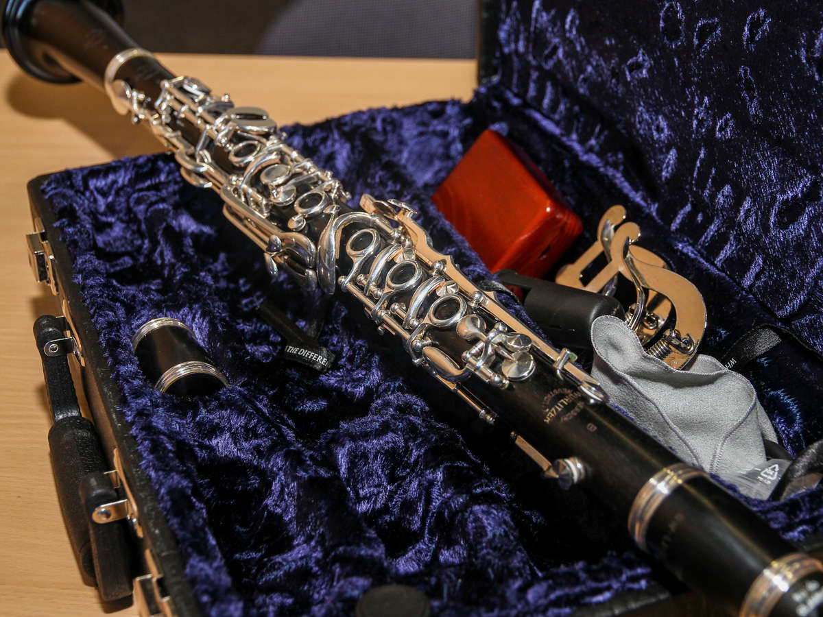 SKB_JSES's tweet photo. Die #Militärmusik der #Bundeswehr ist ein Kompetenzbereich der #SKB. Oberbootsmann Annika Linse vom #Marine #Musikkorps aus Wilhelmshaven war auch im musikalischen Adventskalender 2020 der SKB zu hören. Erfahren Sie mehr über die Klarinettistin in Marineniform: 🔽 https://t.co/iKCi69fgRh