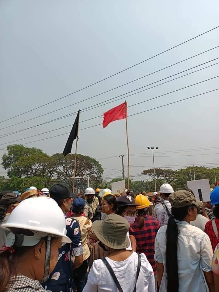 Thuzar45046586's tweet photo. BLOODTHIRSTY JUNTA
Today, People of @Hlaingtharyar still protest to reject the military coup although there is the violence by terrorists

#WhatsHappeningInMyanmar
#Mar15Coup https://t.co/gPz4XmXHDL