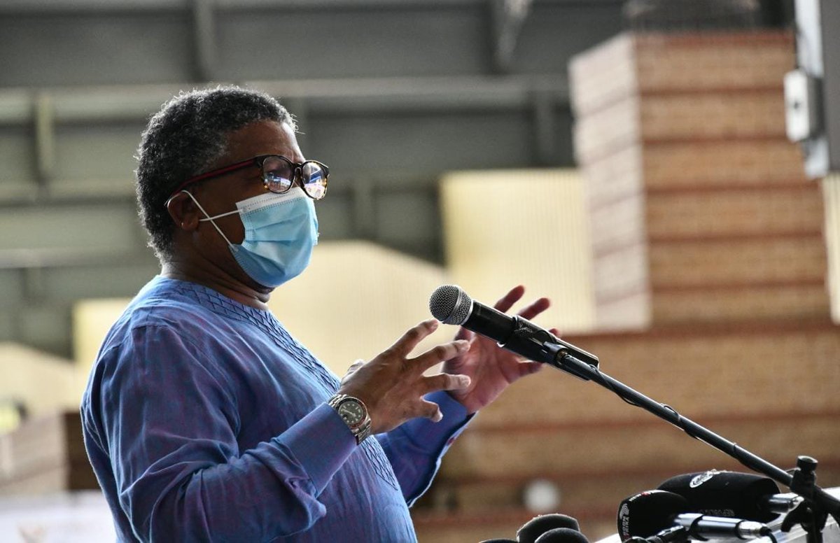 GovernmentZA's tweet photo. [Pics] Minister @MbalulaFikile joins PRASA in launching the Gauteng leg of the joint community security project. 

The programme aims to create partnerships between PRASA and local communities living near railway lines.

#PR2P #PR2PLaunch https://t.co/NI20K4pNYr