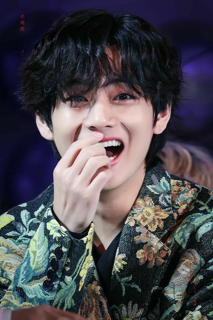 JiMiNiiOn_'s tweet photo. YOUR SMILE IS THE POWER HOUSE

KEEP ON SMILING BESTIE🌝❤️
 
I PURPLE YOU💜♾️💜

WE LOVE YOU KIM TAEHYUNG

#IntheStarswithBTS #KimTaehyung #BTSV #방탄소년단뷔 #김태형 #태태 #キムテヒョン #TAEHYUNG https://t.co/ai6V1NKHzS