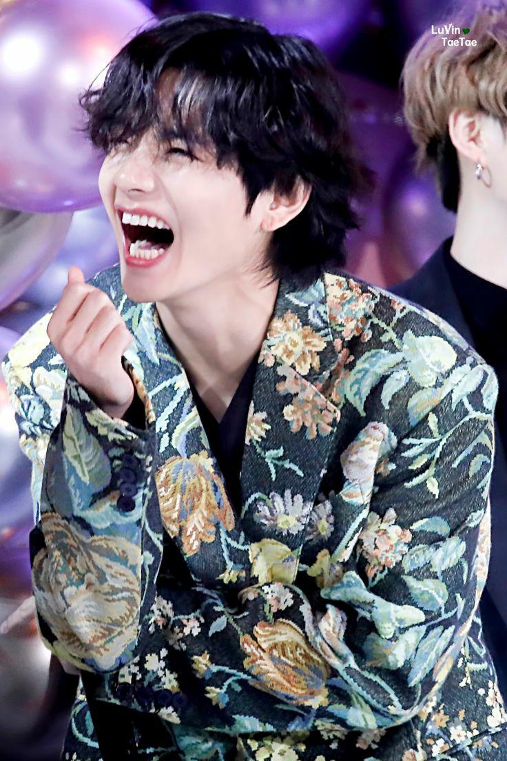 JiMiNiiOn_'s tweet photo. YOUR SMILE IS THE POWER HOUSE

KEEP ON SMILING BESTIE🌝❤️
 
I PURPLE YOU💜♾️💜

WE LOVE YOU KIM TAEHYUNG

#IntheStarswithBTS #KimTaehyung #BTSV #방탄소년단뷔 #김태형 #태태 #キムテヒョン #TAEHYUNG https://t.co/ai6V1NKHzS