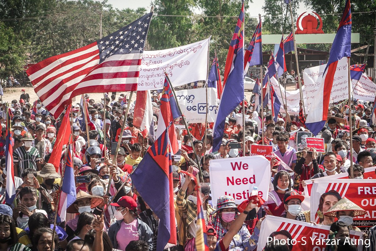 DooPlaya's tweet photo. People in KNU Brigade 6 areas are protesting againts the dictatorship everyday. Their demands are as follows. (14-2-2021)

#RejectMilitaryCoup
 #EndDictatorship 
#Abolish2008Constitution #BuildFederalDemocraticUnion #FreeEveryoneUnjustlyDetained
#KNU https://t.co/j0TNcWsupJ