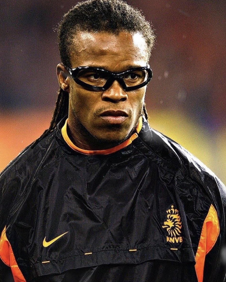 Footballtweet's tweet photo. Davids and his glasses.
Vieira and his vicks.
Henry and his knee-high socks.
Vardy and his cast.

What is the most iconic accessory in the history of football? 👇 https://t.co/zXu3oEPokU