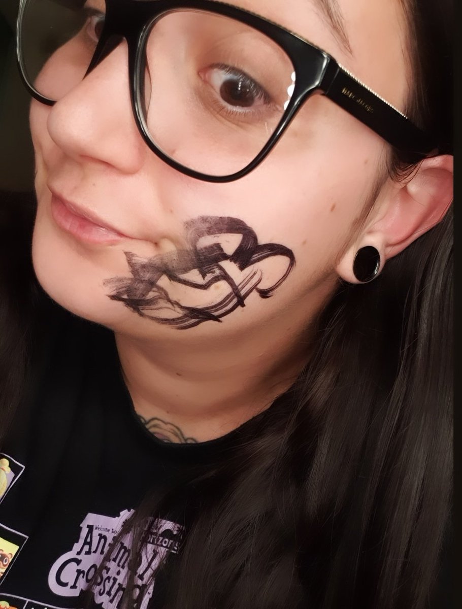 DuckieGoesBoom's tweet image. I shouldn't challenge chat and say if I hit my weekly sub goal I'll draw a dick on my cheek.. 😅