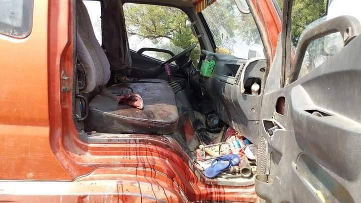 Juu84833603's tweet photo. tw // blood 
In MONYWA, Sagaing,
An anti-coup strike was peacefully done near Shwe Za Lauk Win, yet the protesters were chased by terrorists. On the way, a driver was shot dead and the dead body was taken by terrorists. 
BLOODTHIRSTY JUNTA
#WhatsHappeningInMyanmar
#Mar15Coup https://t.co/owoUBXzFQ9