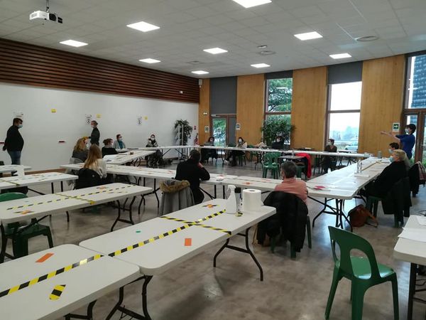 COREVIH_Alpin's tweet photo. [Formation] #TRODS, c'est parti à Chambéry! merci ++ à @Univ_Savoie pour l'immmmense salle.
Et merci aux formateurs/trices, membres du corevih: Seb de l'enips, Coralie de @AlpesReseau, Florence du csapa caarud Le Pélican + les infectio hépato, le Cegidd de @chms73  !
#alpesansida https://t.co/9I2JRXRDwo