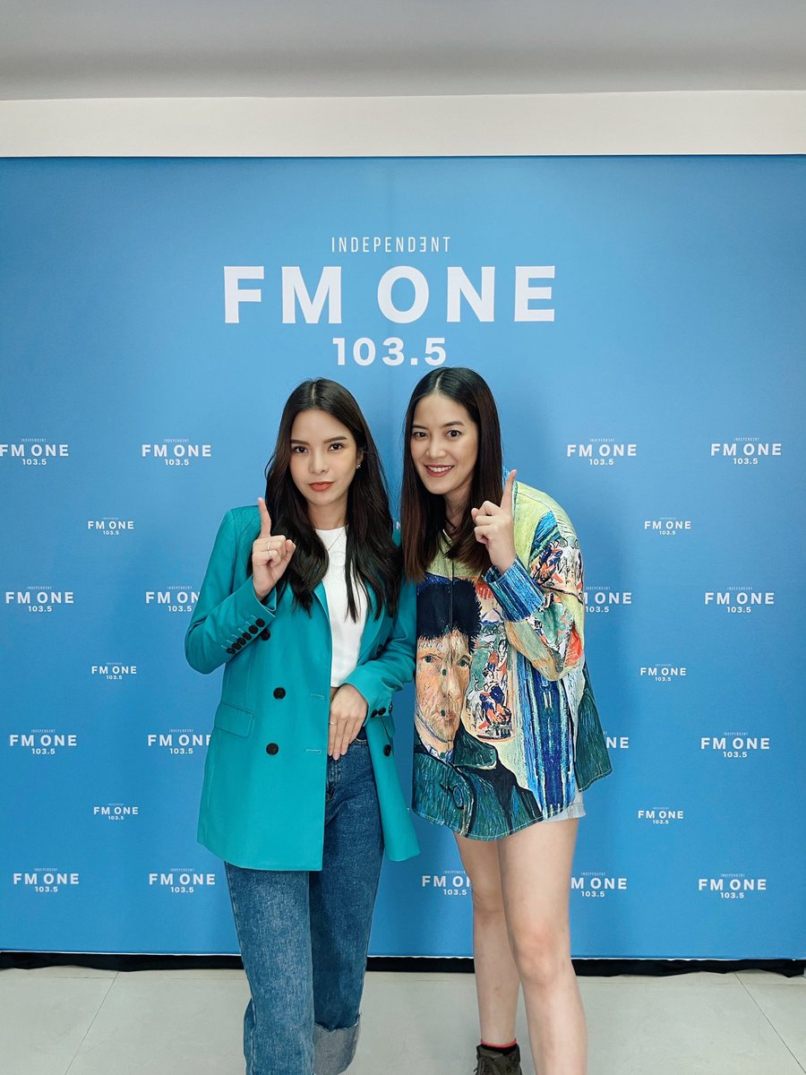 neonmusicth's tweet photo. ขอบคุณ @fmone1035 และดีเจต้อง ที่ให้หญิงลิน @LinpitaYing  เข้าโปรโมทและฝากเพลง  #อยู่ด้วยกันอีกนิด นะคะ 🥰🤍. 

#Linpita
#NeonMusic https://t.co/i8GrBwG4HX