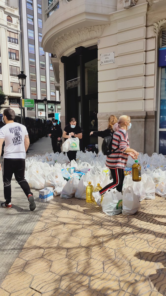¡Somos la Esperanza Obrera!
Reparto de alimentos pese al desalojo.