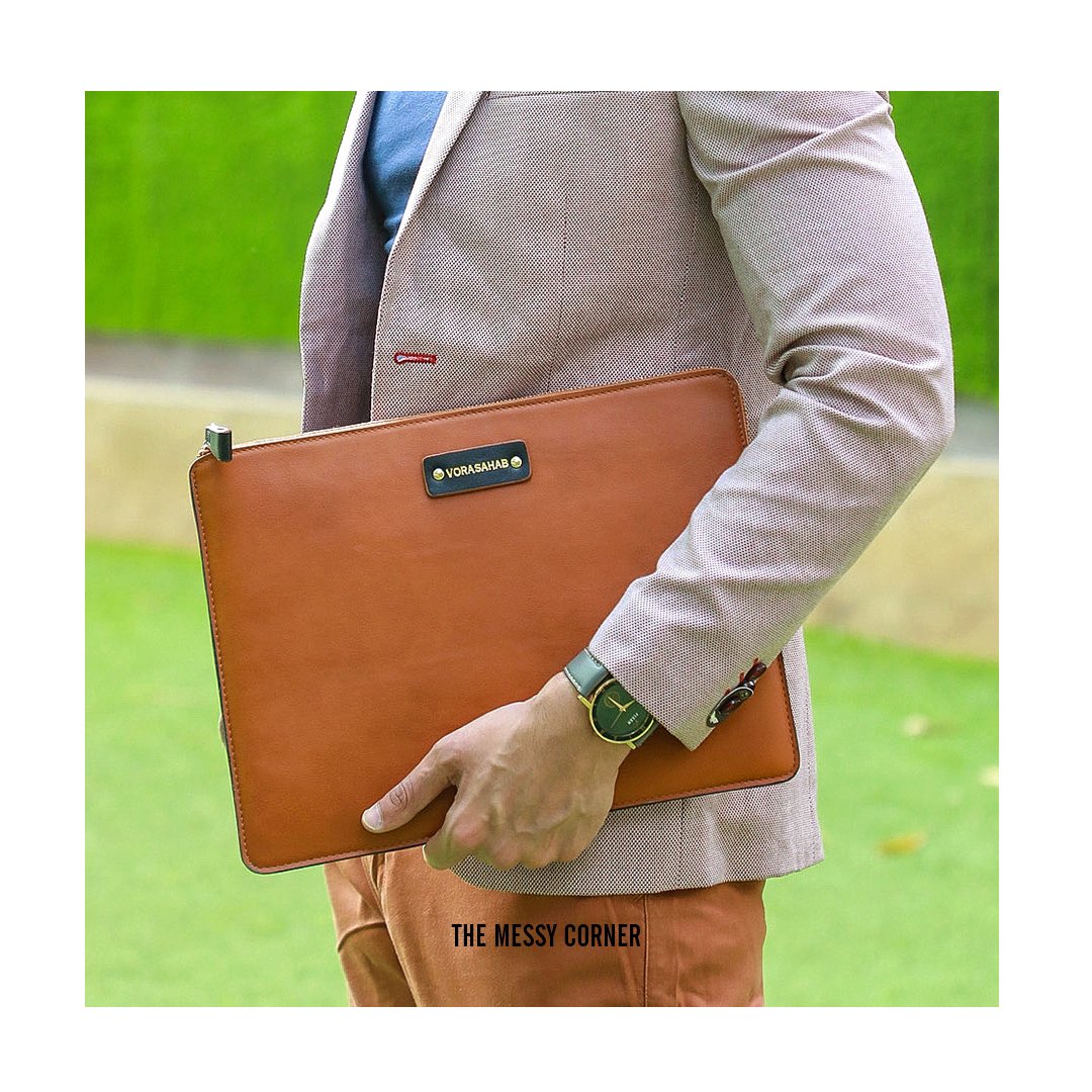 Always ready on the go! 💯 

Check our our Personalised Laptop Sleeve, link in bio! 

#LaptopSleeve #PersonalisedSleeve #PersonalisedTanSleeve #Personalised #PersonalisedCover #Sale #FlashSale #Hamper #TMCFamily #IndianReels #TheMessyCorner #TheNewNormal #BeeMessy