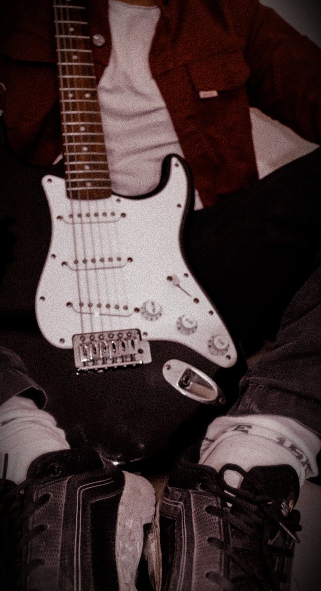 AyanJain15's tweet photo. Wanna be on a vacation from  dramatic love affairs? This is the place 🎸
#lostguy #guitarmood #mondayvibes #modayfeels #lifeofmusic #wordsgram #astheticedits #astheticgrams #instagram #lightroom #lightroomedits #photography #canonphotography #ayanjain #iamlostguy https://t.co/Ja0g0IjT9N
