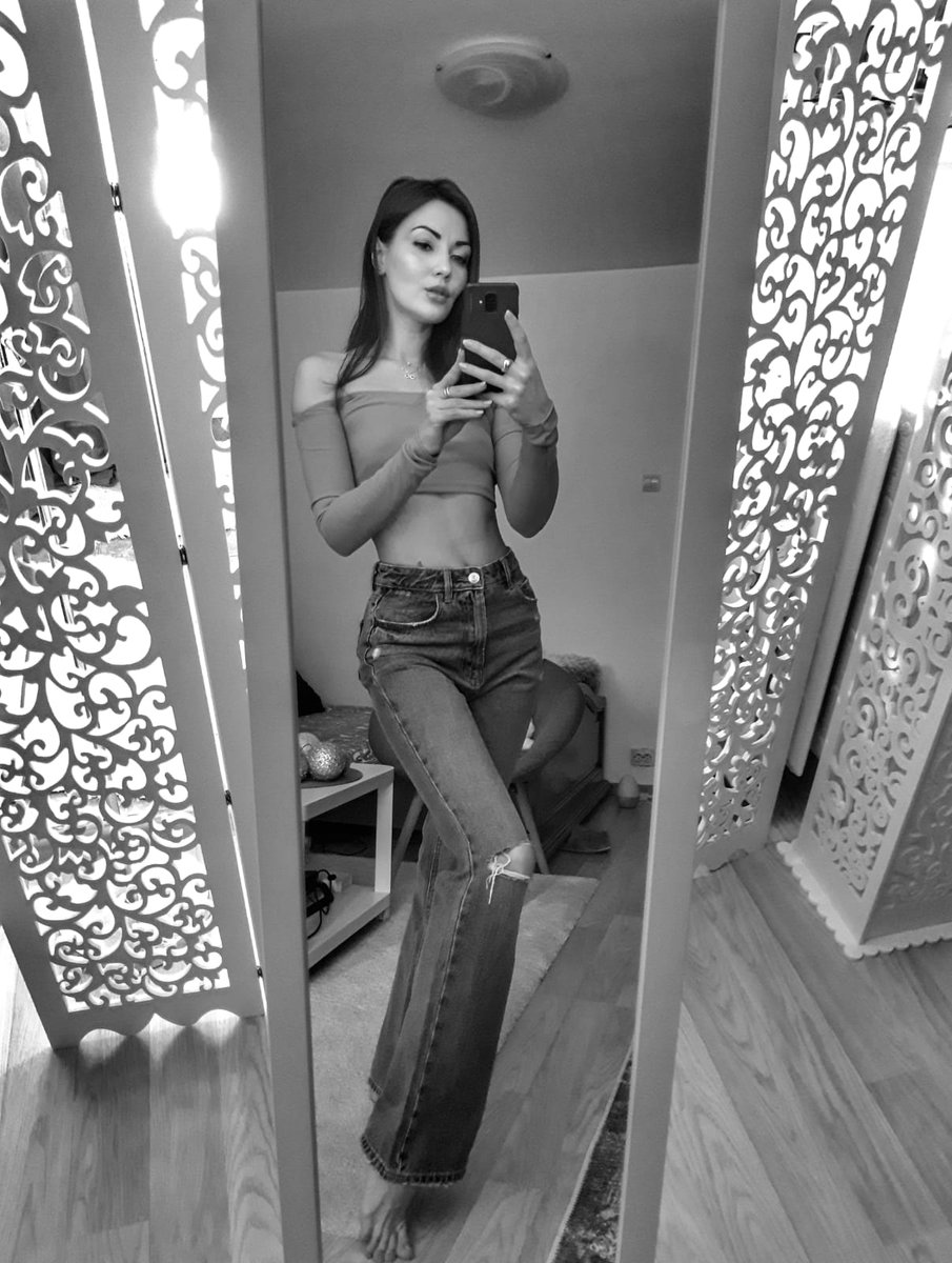 Elena4sluts's tweet photo. So proud of my beautiful sis #goddesslook ❤❤❤ https://t.co/tOKaaLVBfR