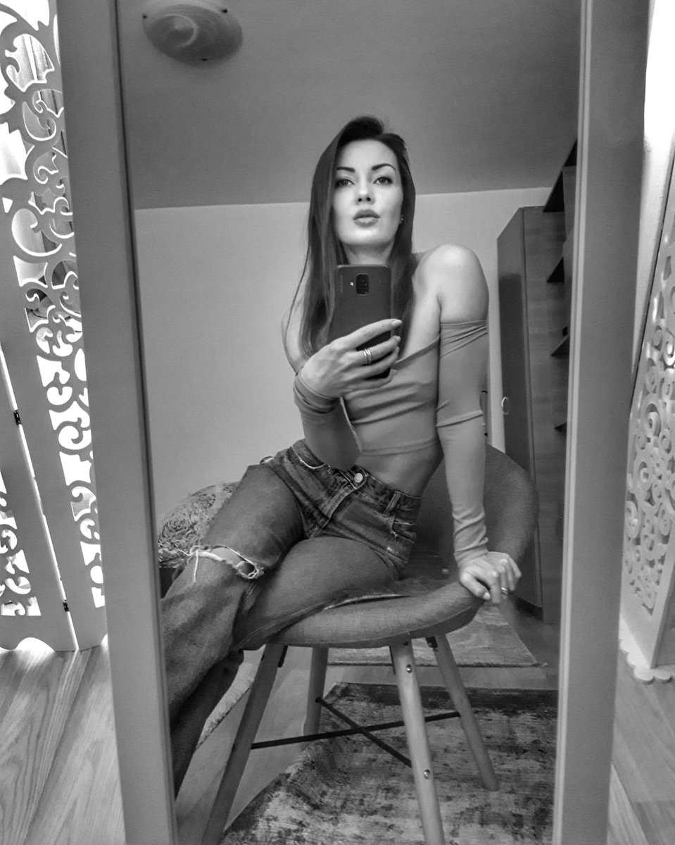 Elena4sluts's tweet photo. So proud of my beautiful sis #goddesslook ❤❤❤ https://t.co/tOKaaLVBfR