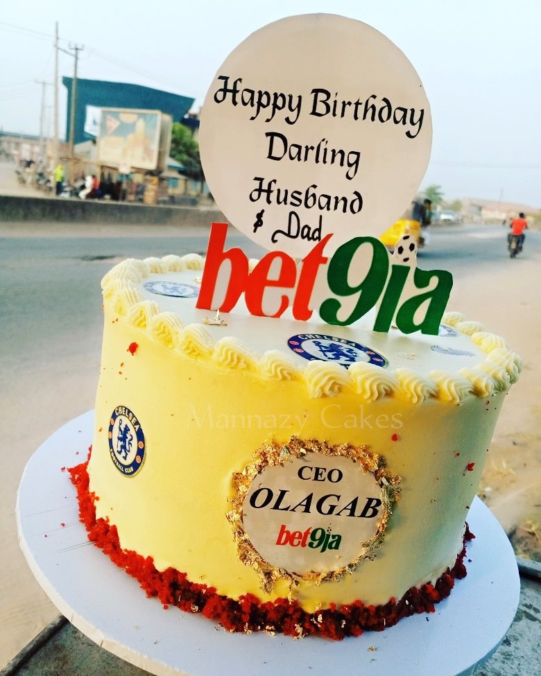 MannazyCakes's tweet photo. Ekaaro omo oni cake yin ti de ooooo😁..
Whose order am I taking today??
I'm patiently waiting for your orders
#MannazyCakes 
#ogunstatebaker 
#SangoBaker 
#cakesinota 
#cakesofinstagram 
#cakebakeoffng 
#Topbakerofficial https://t.co/zNzvogrHHi