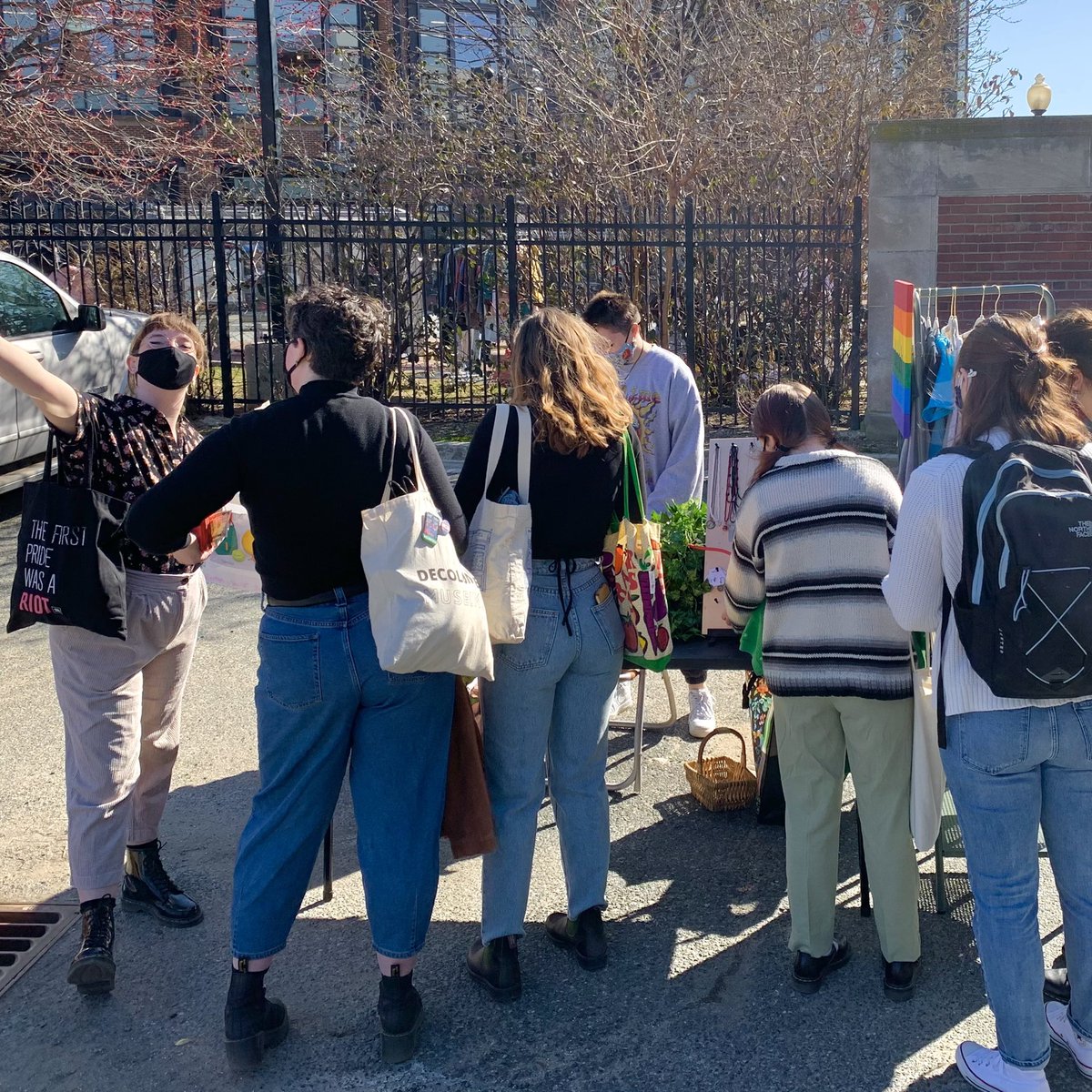 CEOVazquez's tweet photo. Welcome to @Twitter @gandcodesigns and big congrats on your first day selling your incredible #art at the #GeorgetownFleaMarket with tons of happy customers. You rock and I love that others can buy online at: https://t.co/x4Xae6xCS1 https://t.co/pvis80z9Nk