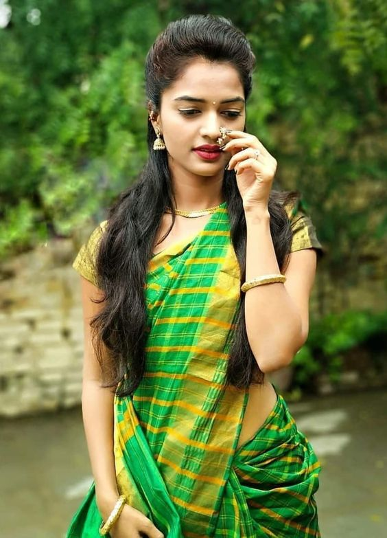 P_Prakash_'s tweet photo. तन्हाई सौ गुनी बेहतर है
झूठे वादों से झूटों लोगों से

#शुभसंध्या 🙏🌻
#pk ✍ https://t.co/LY5tDhQOpQ