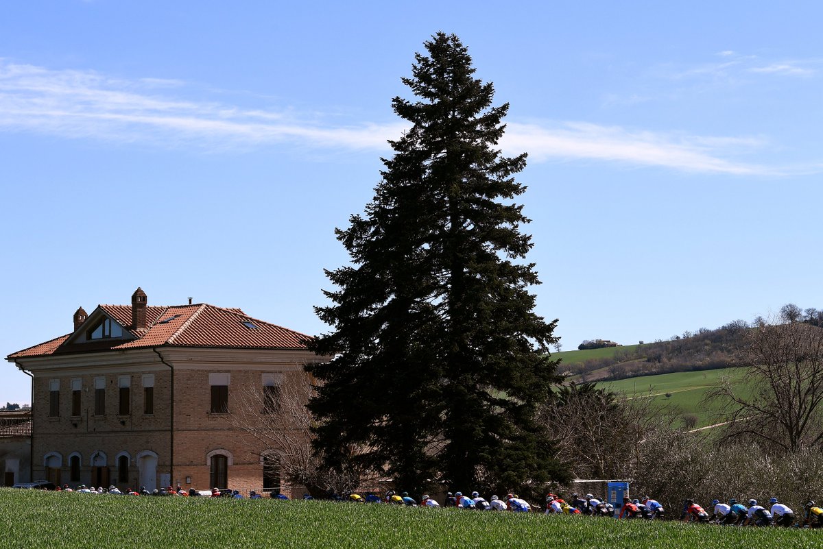 GreenEDGEteam's tweet photo. #TirrenoAdritico 🇮🇹

6 riders have formed the day's breakaway, they have almost 6 minutes on the peloton ⏱

118km to go. https://t.co/TEvjzOhd00