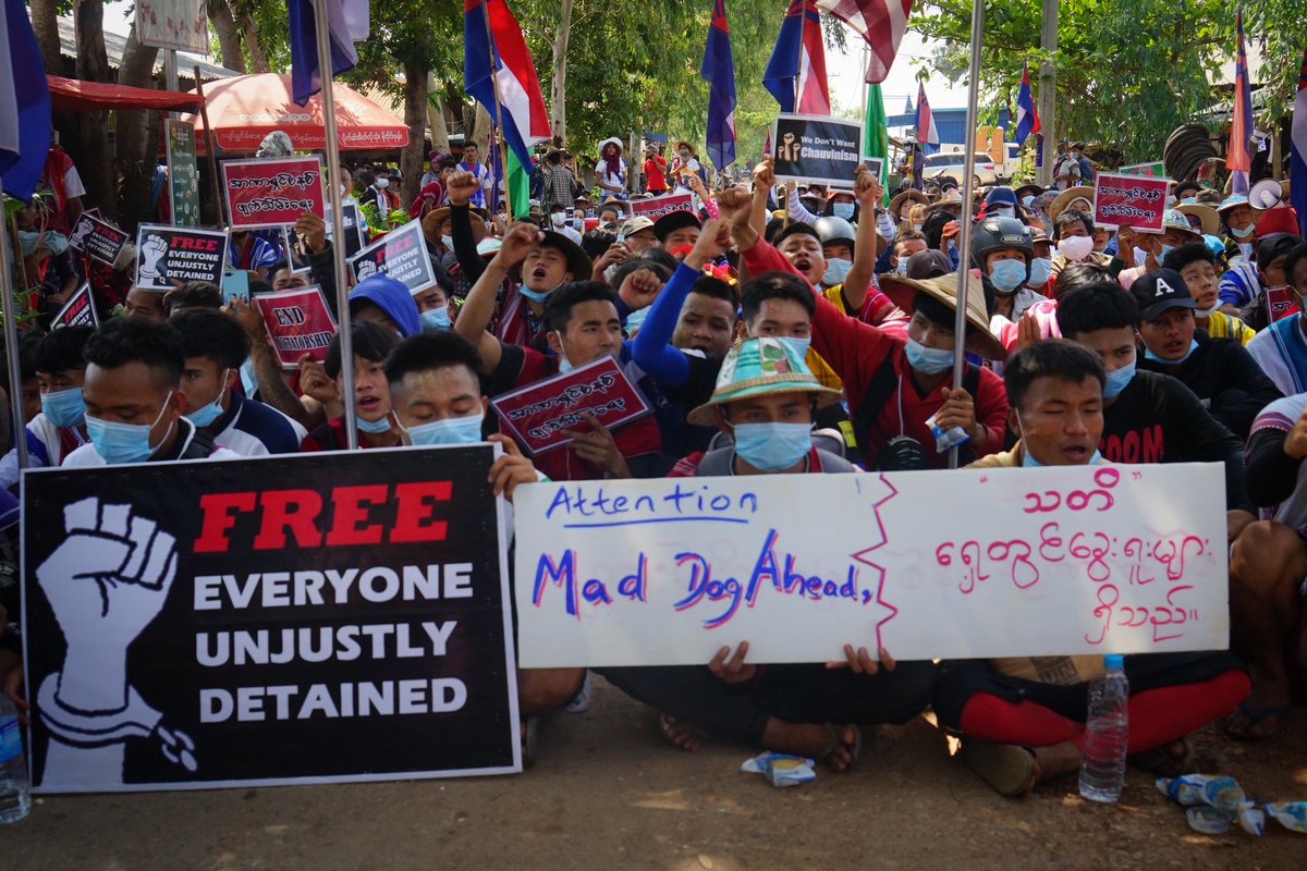 DooPlaya's tweet photo. People in KNU Brigade 6 areas are protesting againts the dictatorship everyday. Their demands are as follows. (5-3-2021)

#RejectMilitaryCoup
 #EndDictatorship 
#Abolish2008Constitution #BuildFederalDemocraticUnion #FreeEveryoneUnjustlyDetained
#KNU https://t.co/iL3UXhd7MW