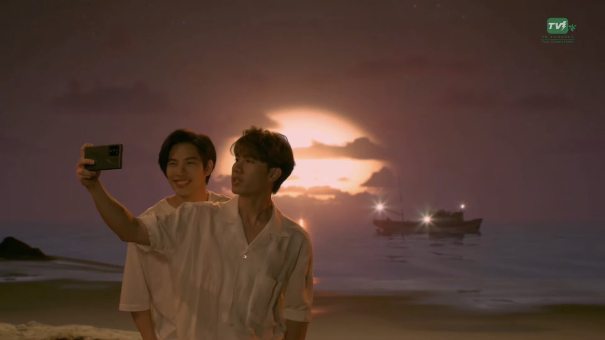 Maxtul_by_Vera's tweet photo. Wonderful job look at that back truck it‘s beautiful and somethings never change Max will always have his personal photographer with him. And Tul always have his best model ready🧡 @Nuiclub @tvtofficial_ @octotul @Maxiiin1 #MaxtulXtendedMemories https://t.co/VpdTJK5Wek