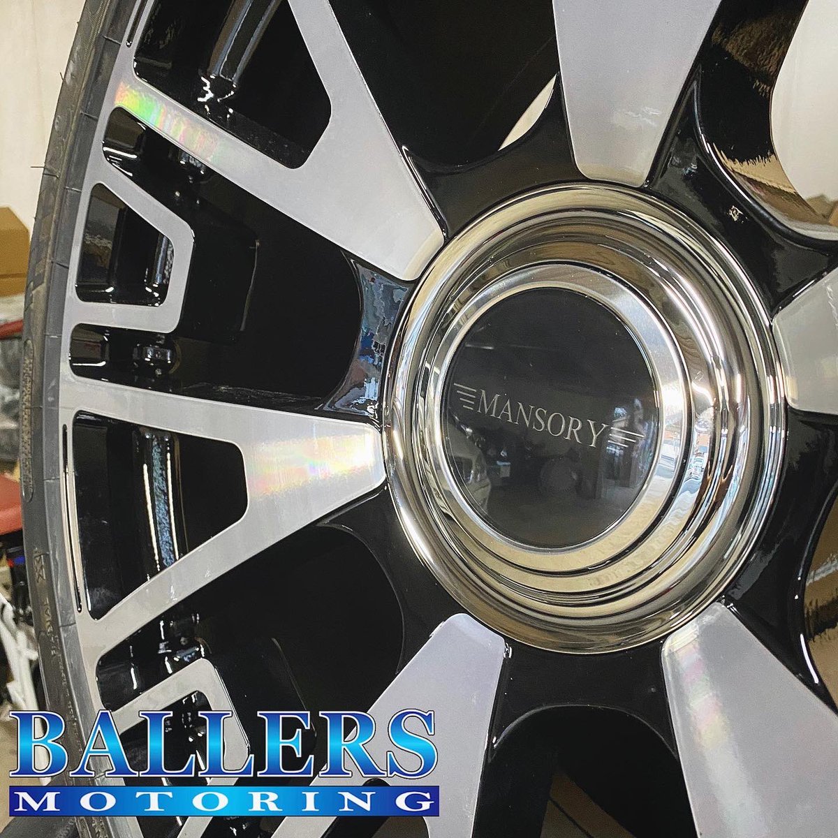 ballers2006's tweet photo. ロールス・ロイス　ゴーストへ、世界トップクラスのセレブブランド、「MANSORY」のホイール装着と、ローダウンのご依頼を頂きました‼️
・
言うまでもなくカッコ良すぎます✨
ご用命ありがとうございました。
・
#MANSORY #マンソリー #Wheels #ロールスロイスゴースト #RollsRoyce #ロールスロイス https://t.co/W3Jruz8U8W