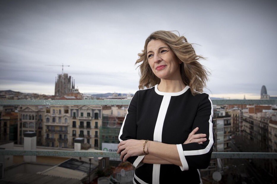 RebeldiaGalicia's tweet photo. Muller, traballadora e galega! A futura presidenta do Goberno 💜 @Yolanda_Diaz_ https://t.co/q0J4Qg4WM4