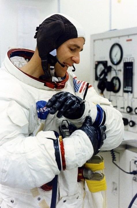 RETRO SPACE IMAGE DISCS -  - Happy Birthday Wishes to Astronaut Alan Bean! 