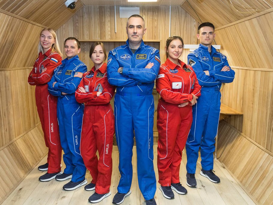 NASAJohnson's tweet photo. Ever dreamed of what it would be like to live in space? Want to help researchers understand how isolation and confinement affect humans?

NASA needs volunteers to live together as a small crew in isolation for eight months in Moscow, Russia. Apply now: https://t.co/16YtZJZhzj https://t.co/ksN9RPFWhP