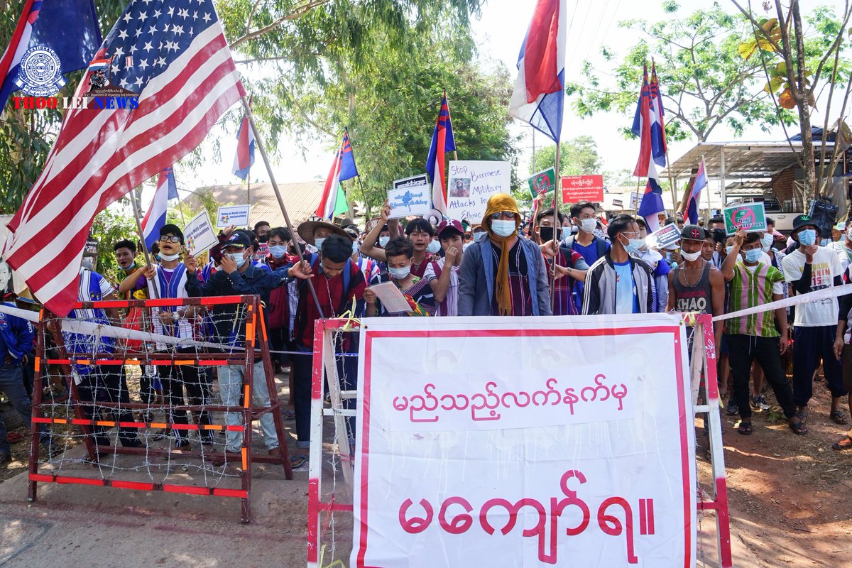 DooPlaya's tweet photo. People in KNU Brigade 6 areas are protesting againts the dictatorship everyday. Their demands are as follows. (6-3-2021)

#RejectMilitaryCoup
 #EndDictatorship 
#Abolish2008Constitution #BuildFederalDemocraticUnion #FreeEveryoneUnjustlyDetained
#KNU https://t.co/N5jIrc5LbN