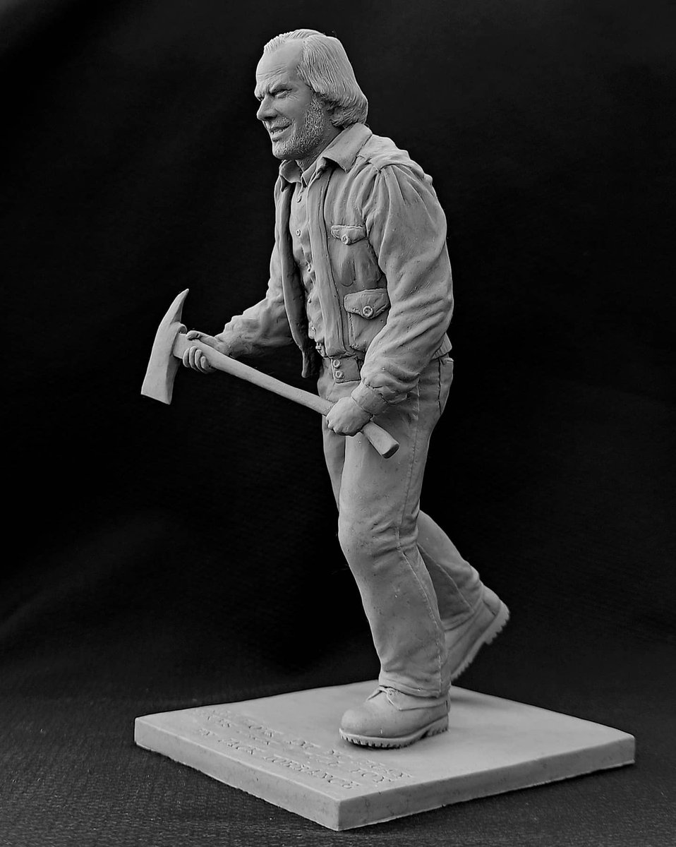 OsterDm's tweet photo. "All work and no play makes Jack a dull boy" o como se traduciría por estos lares: "No por mucho madrugar amanece más temprano". Figura de 18cm. Mejorando la técnica.

#scuplture #escultura #figura #madebyme #jacknicholson #jacktorrance #elresplandor #theshinning #supersculpey https://t.co/yZZ6EXu67N
