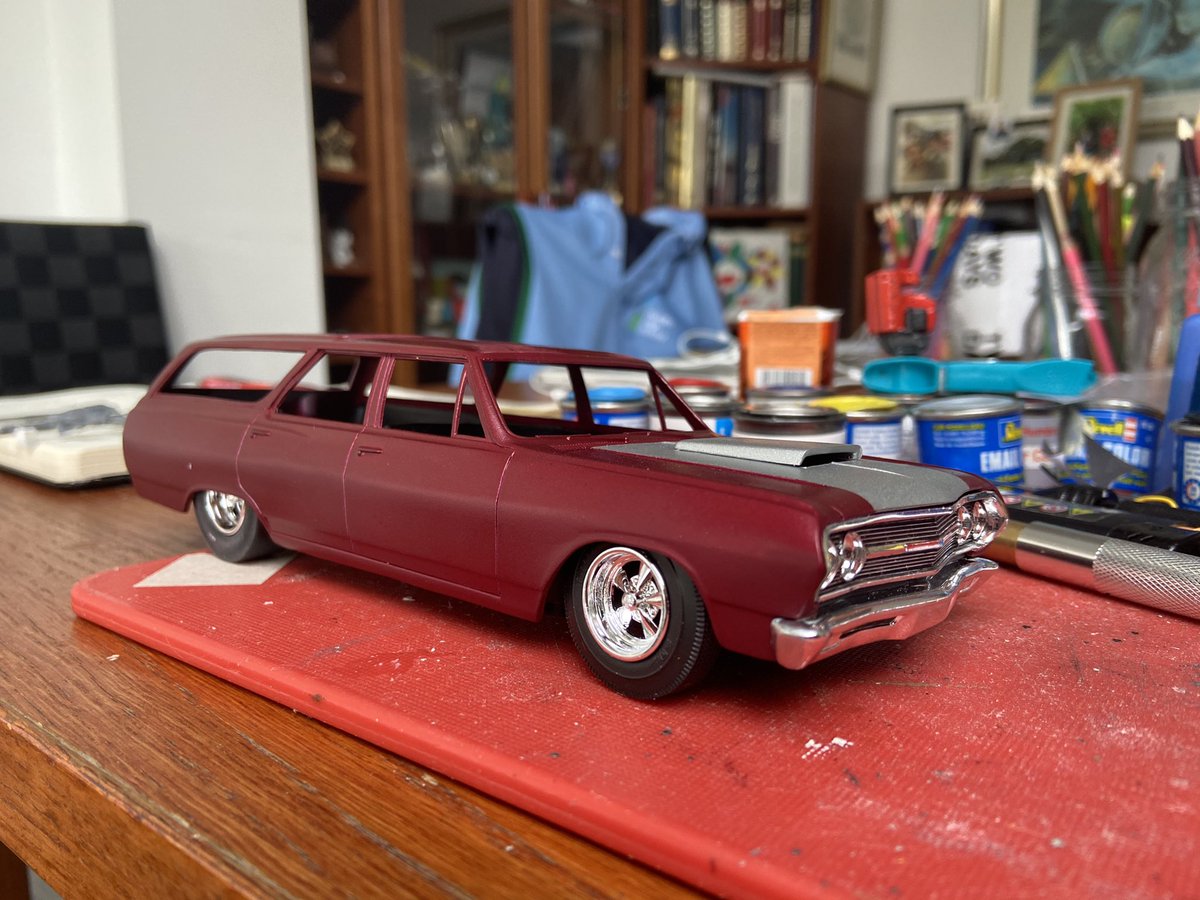 XtofCaron's tweet photo. Little progress on the Chevelle Superwagon. Dry fitting some parts to see how it looks. #scalemodel #amtmodel #chevy #chevelle #superwagon https://t.co/1HLyHo0Ucx