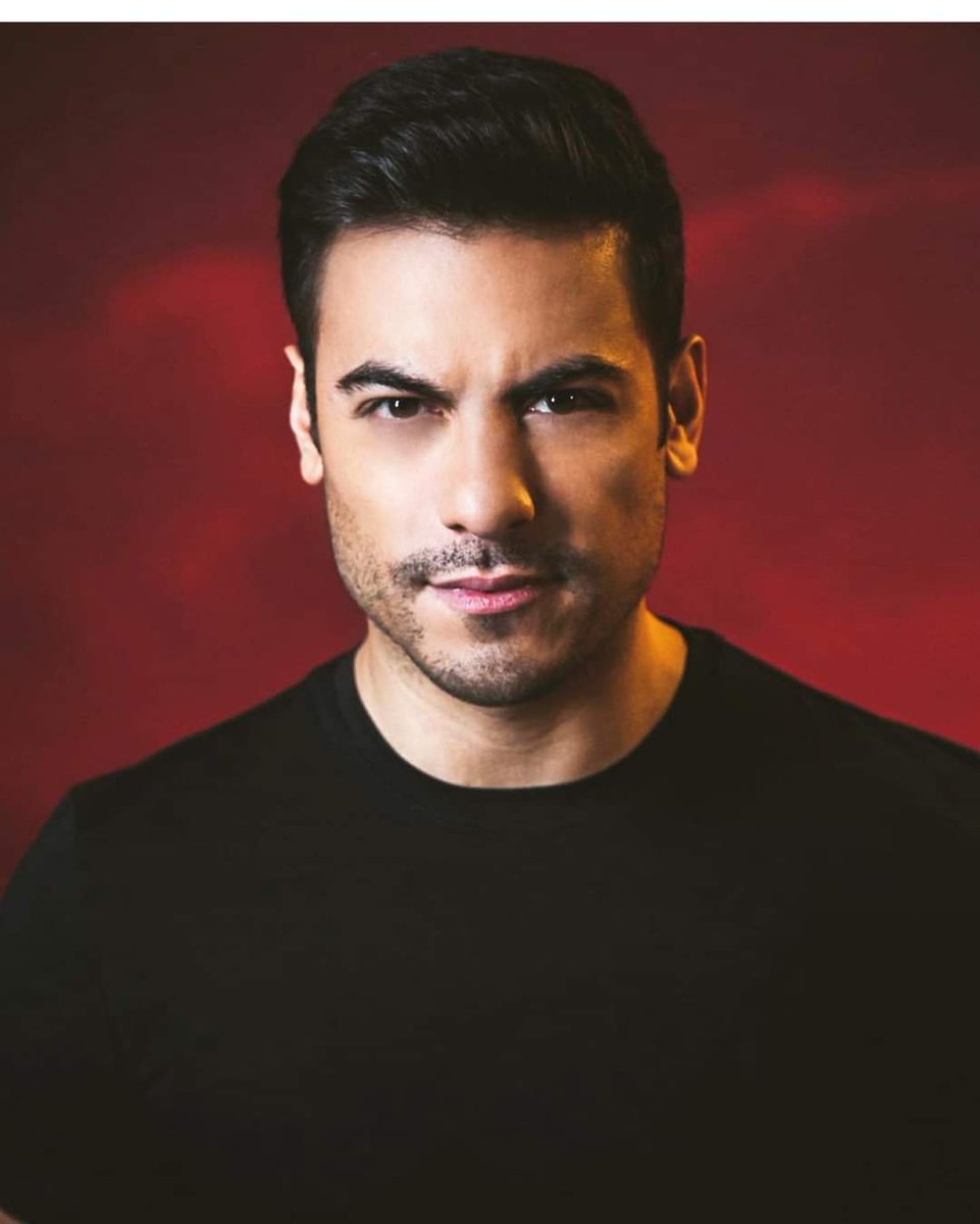 manuel_elegin's tweet photo. Señor rivera 🤣🤣🤣
@_CarlosRivera  muchas felicidades🎂...
Dios te bendiga siempre, Gracias por existir, gracias por regalarnos las mejores canciones
Ya queremos conciertos ya urgen🤭#FelizCumpleAlRey https://t.co/aOGzyFO0iF