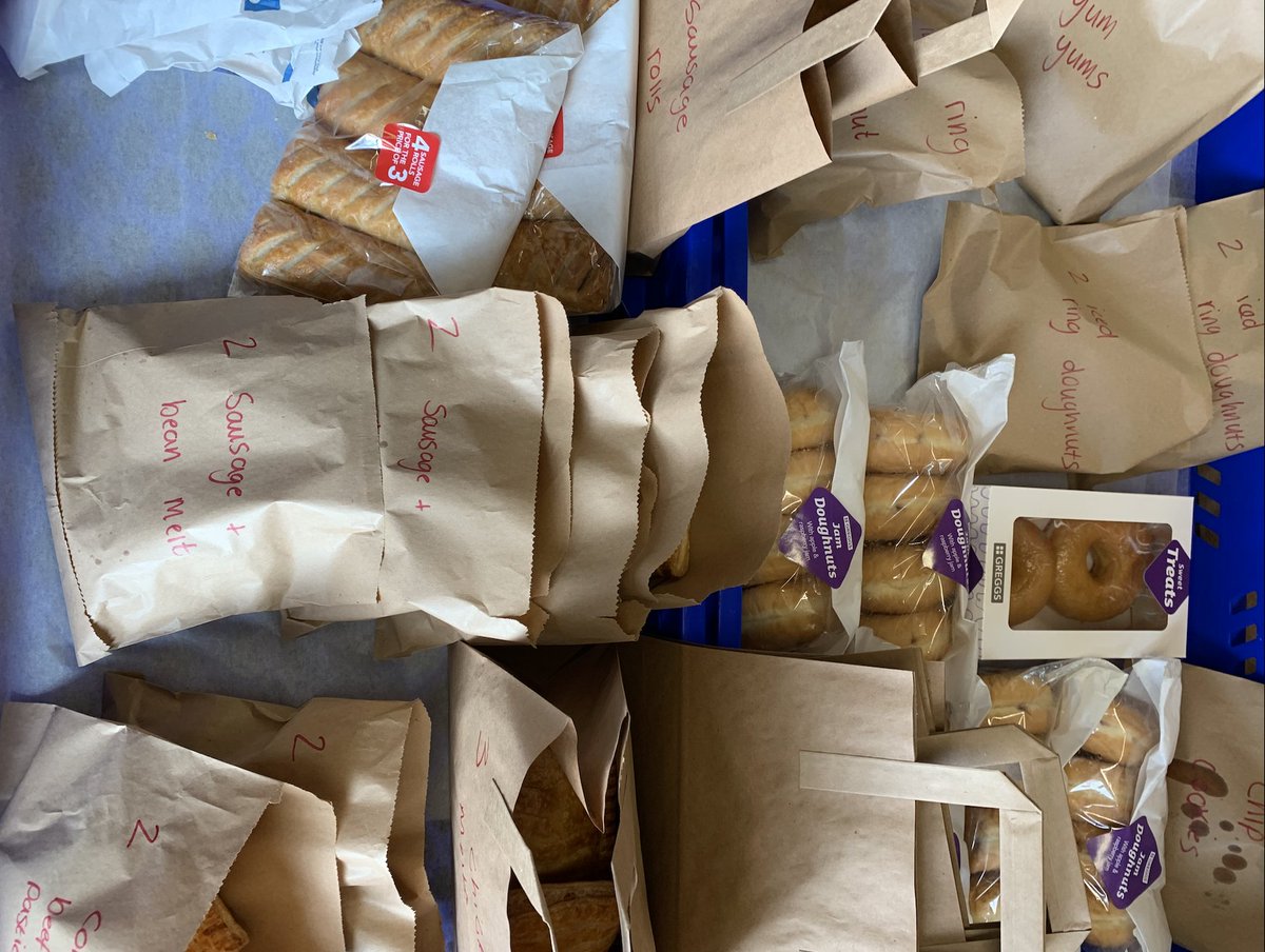 Huge thanks to <a href="/coopuk/">Co-op</a> and <a href="/GreggsOfficial/">Greggs</a> for food surplus today!

Open 2:30pm until 3:30pm

Wear a mask and bring a bag 🥰😷

<a href="/OakSch/">Oak Field PS Barry</a> <a href="/gwaunynant/">Ysgol Gymraeg Gwaun Y Nant</a>