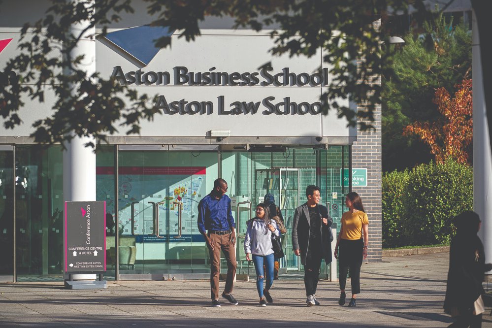 We are delighted to announce that from 2021, all of our LLM in International Commercial Law students are guaranteed a place on a Virtual Legal Internship Scheme. The scheme is offered in collaboration with Pinsent Masons – a leading international law firm. 🥳