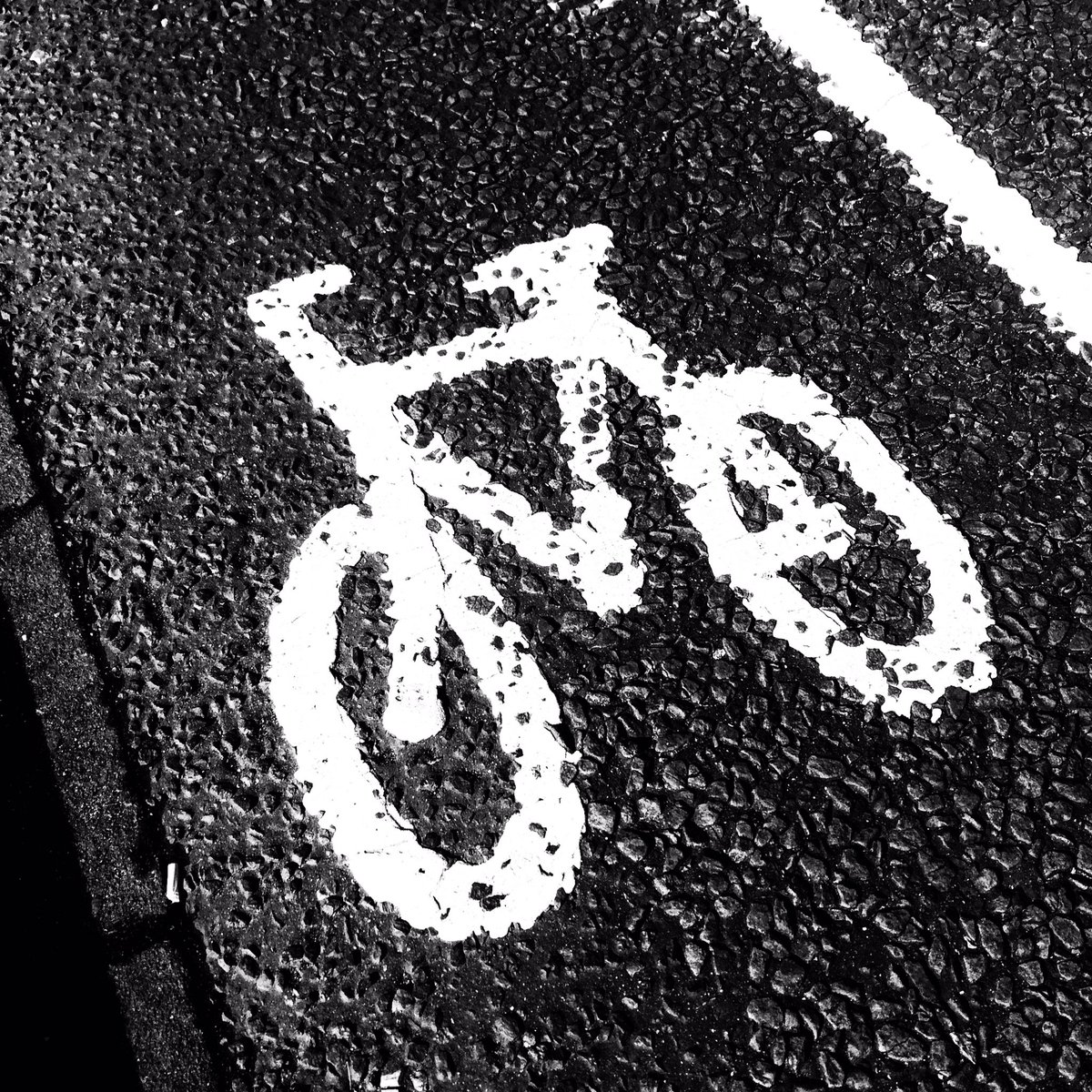 the_bicycle_boy's tweet image. Paths to happiness #cyclestyle #cyclelife #citylife #cyclinglife #cycleroute #cyclepath #multiuse #wayofthefuture #iphotography #thebicycleboy #monochrome #monochromemonday #blackandwhite